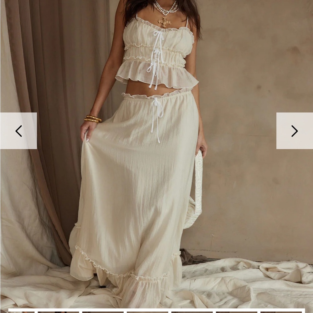 12th tribe Dahlia set size XS brand new